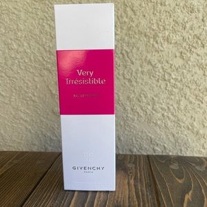 2.5 oz Very Irresistible by Givenchy new